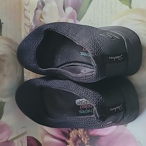 Black sketchers size 8.5